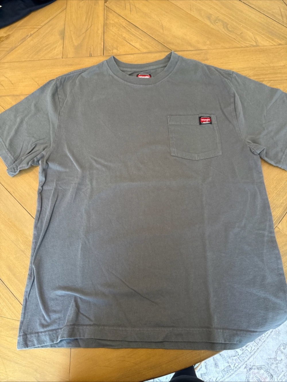 Wrangler Workwear  Men's Large  (42-44) Pen Pocket  Tee Gray